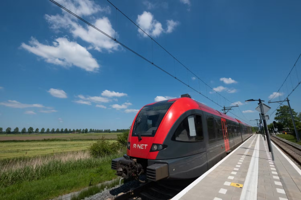 MLL op het station bij mooi weer